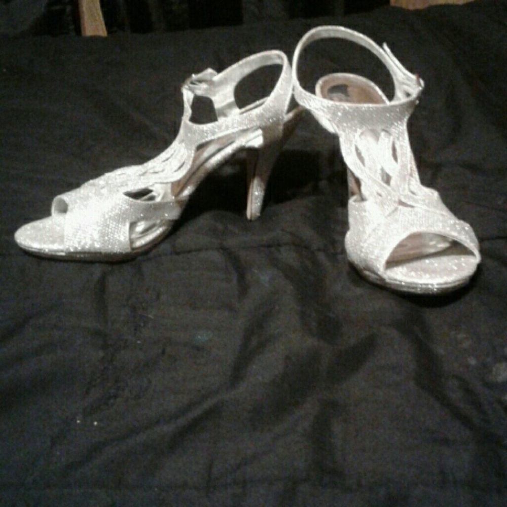 Silver Pierre Dumas high heels